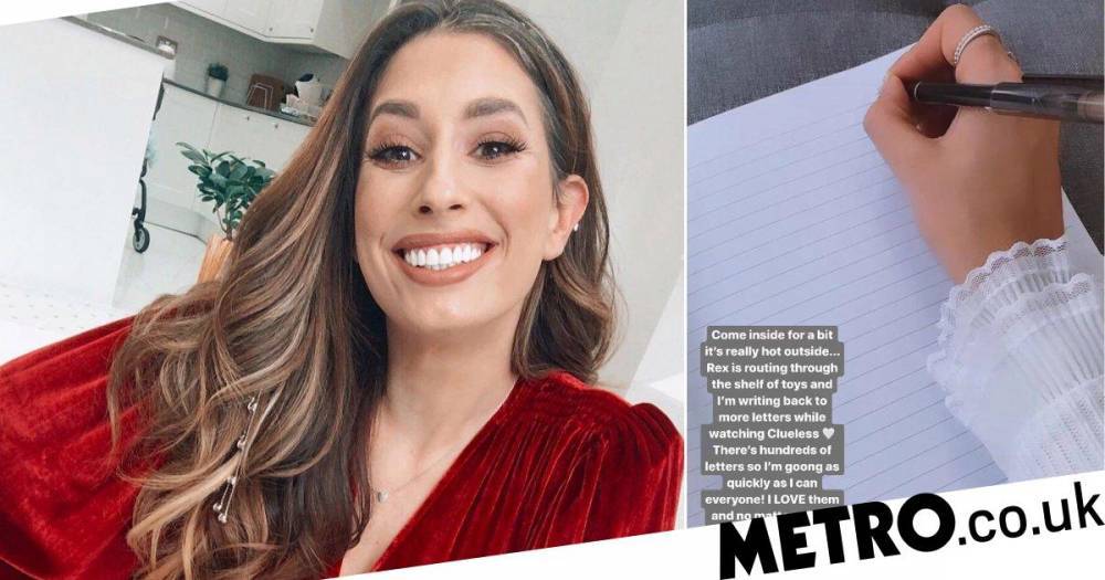 Stacey Solomon - Stacey Solomon writes letters to hundreds of lonely fans as part of #PandemicPenPals - metro.co.uk