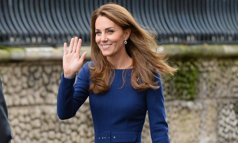 Kate Middleton - Todd Chrisley - Kate Middleton keeps her distance, ‘Chrisley Knows Best’ star hospitalized and more trending celebrity news - us.hola.com - Britain - county Prince William