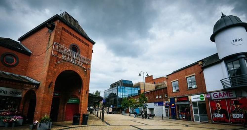 Oldham council gives out more than £5m to help local businesses stay afloat - manchestereveningnews.co.uk - county Oldham