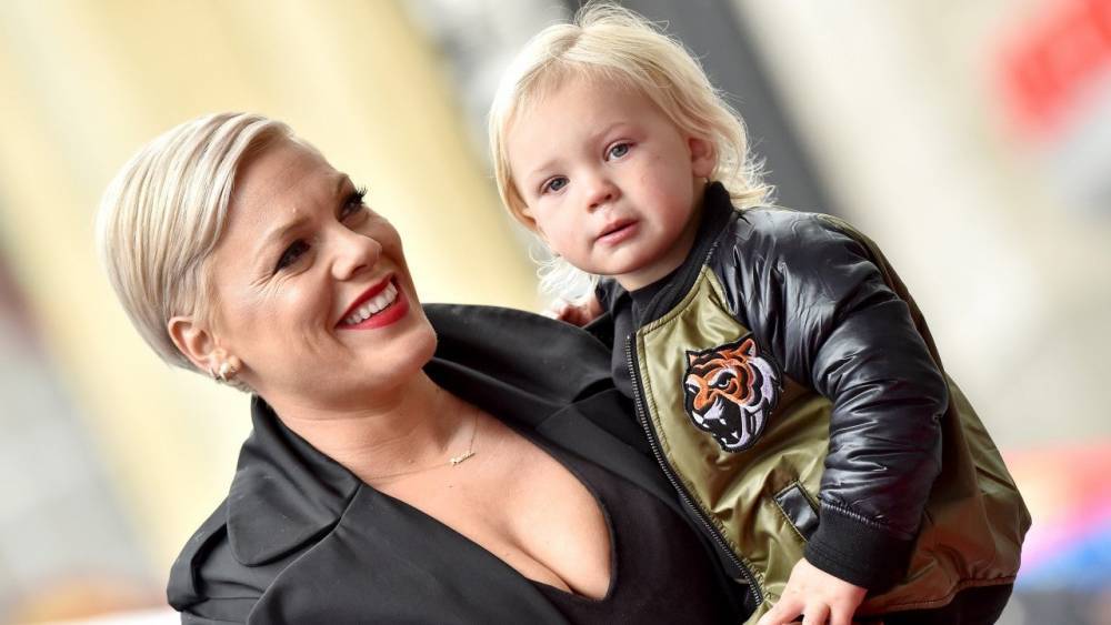 Pink Chokes Back Tears Recalling 'Terrifying' Coronavirus Experience With 3-Year-Old Son Jameson - etonline.com