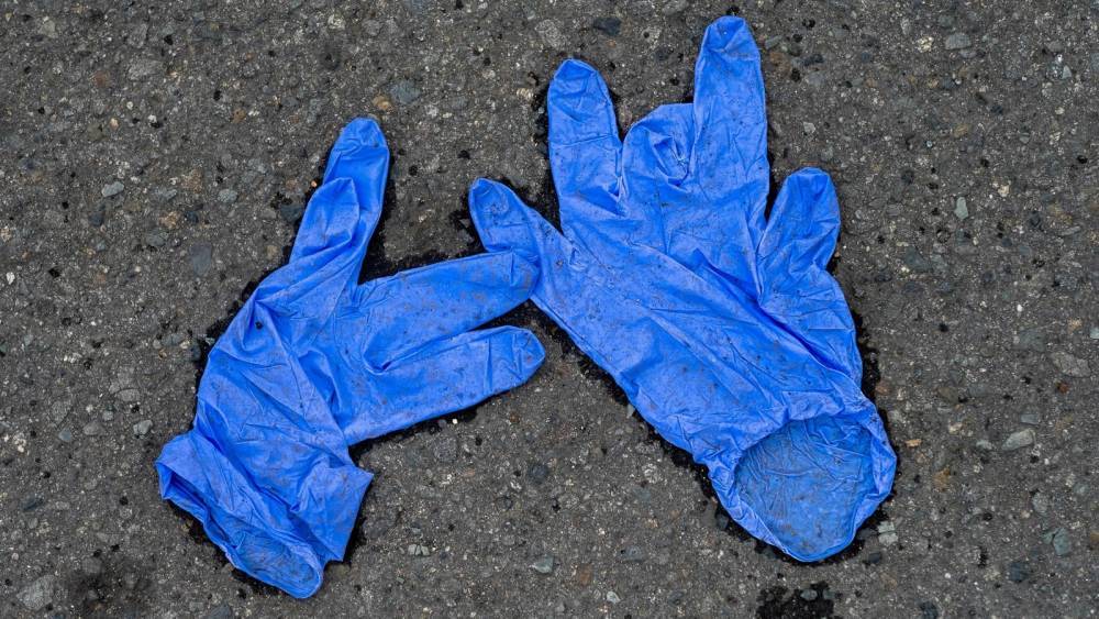Public urged to dispose of latex gloves and masks safely - rte.ie - city Dublin