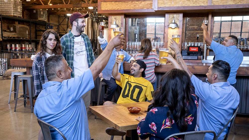 'Brews Brothers': TV Review - hollywoodreporter.com