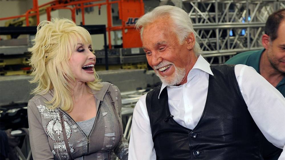 Kenny Rogers - Sandy Springs - Dolly Parton sings tribute to Kenny Rogers while self-isolating from the coronavirus - foxnews.com - county Island