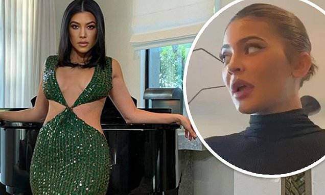 Kylie Jenner - Kourtney Kardashian - Scott Disick - Kris Jenner - Kourtney Kardashian shares stunning flashback photo in green gown - dailymail.co.uk