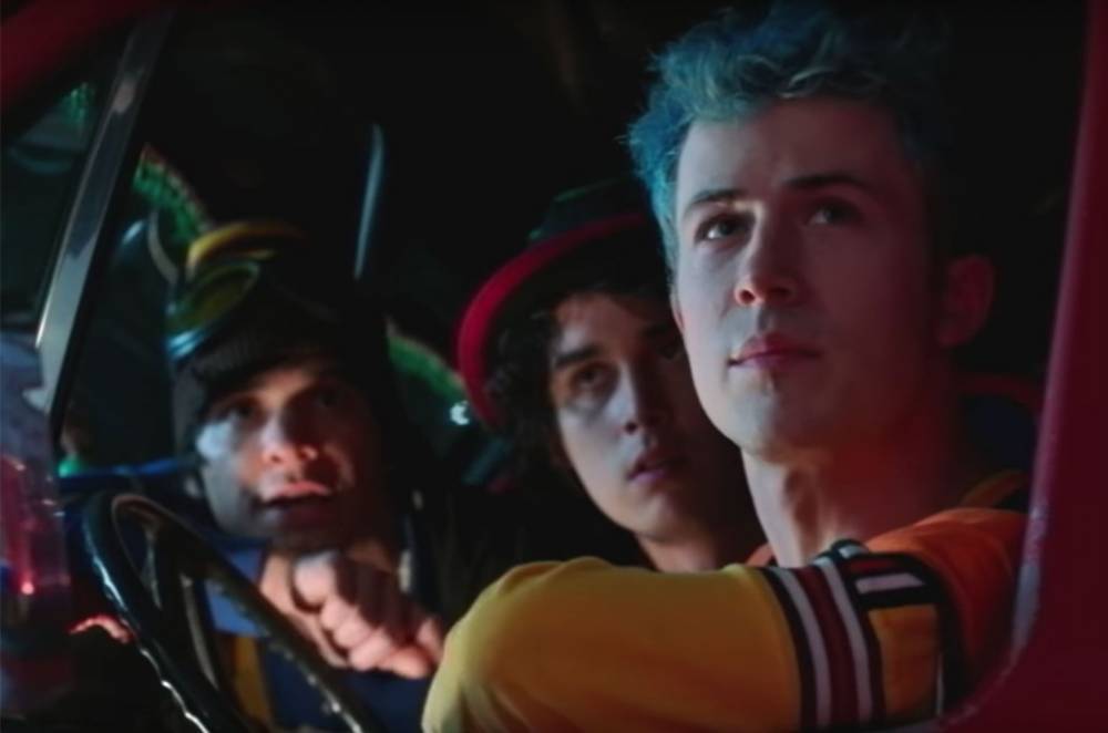Dylan Minnette - Wallows Take Off on a Goofy, Nighttime Road Trip in 'OK' Video: Watch - billboard.com