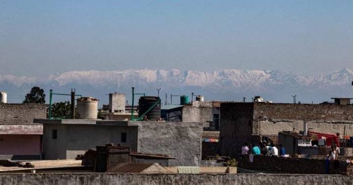 Himalayas visible from India as nature ‘heals’ during coronavirus shutdown - globalnews.ca - India