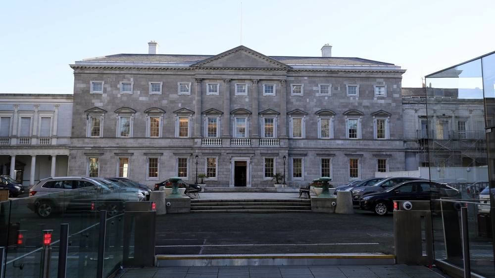 Tony Holohan - Cabinet to meet to sign off on long-term Covid-19 plan - rte.ie
