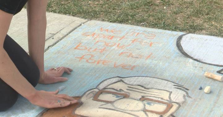 Lethbridge woman uses sidewalk chalk art to inspire others during pandemic - globalnews.ca