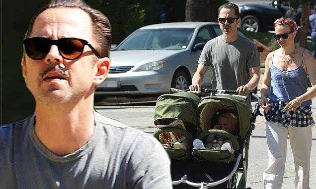 Giovanni Ribisi and partner Emily Ward take a break from quarantine and go on a walk with twins - dailymail.co.uk - Los Angeles - city Los Angeles