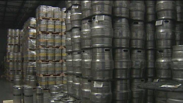 Doug Ducey - Arizona beer distributor dumps thousands of kegs due to low demand during pandemic - fox29.com - state Arizona