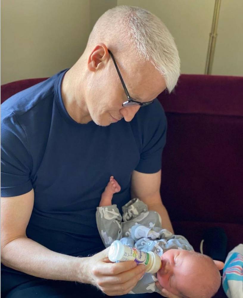 Gloria Vanderbilt - Anderson Cooper Announces Birth Of His Son With Adorable Pics!! - perezhilton.com - county Anderson - county Cooper