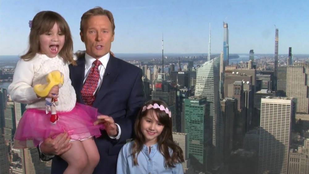 Meteorologist's Live Forecast Hilariously Interrupted by Young Daughters - etonline.com - New York