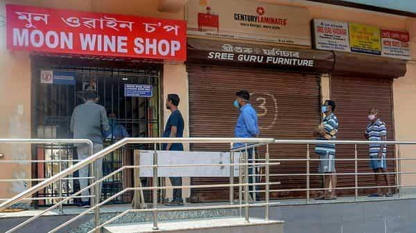 Alcohol shops to open in green and orange zones with effect from May 04 - livemint.com - city New Delhi
