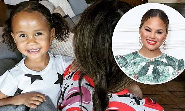 Chrissy Teigen - Chrissy Teigen shows off Luna's hair styling as she says four-year-old wants to own her own salon - dailymail.co.uk