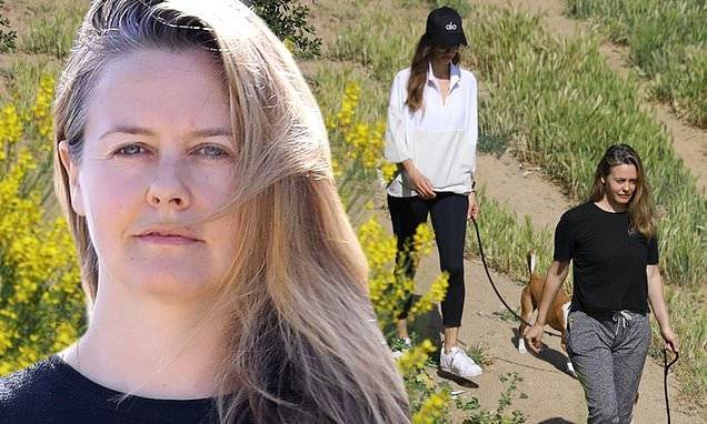 Alicia Silverstone - Alicia Silverstone seen going on a socially distant hike with Westworld actress Angela Sarafyan - dailymail.co.uk