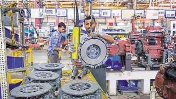 Govt mulls credit guarantee scheme for loans for payment of wages by MSMEs - livemint.com - city New Delhi
