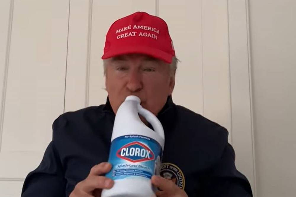 Alec Baldwin - Alec Baldwin returns as President Trump drinking Clorox in ‘SNL’ opener - nypost.com