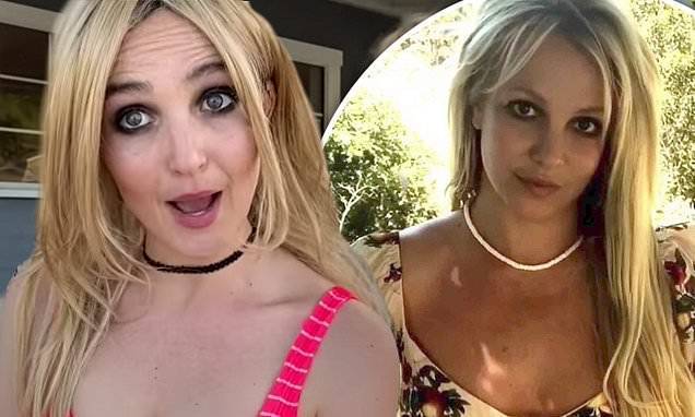 Chloe Fineman nails hilarious impersonation of Britney Spears during SNL sketch - dailymail.co.uk