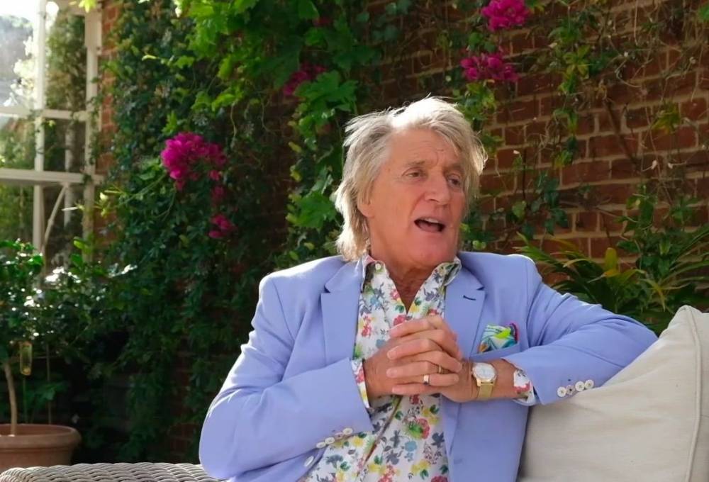 Rod Stewart - Rod Stewart Honours Moms With Mother’s Day Performance Of ‘Forever Young’ - etcanada.com