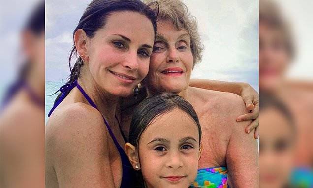 Courteney Cox posts a stunning snap of her 'generational trifecta' with her mom and daughter Coco - dailymail.co.uk