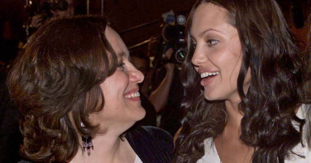 Jon Voight - Angelina Jolie - Marcheline Bertrand - Angelina Jolie opens up about mother's death after tragic cancer battle - mirror.co.uk - New York