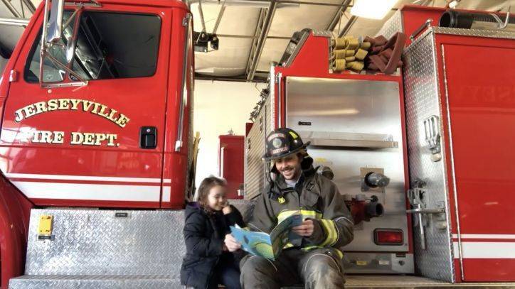 Craig Smith - Firefighter encourages reading during COVID-19 quarantine - fox29.com - state Illinois - state New Jersey