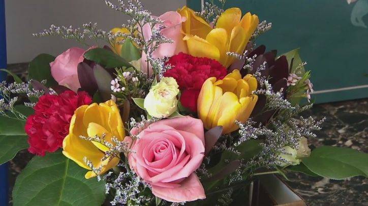 Bryn Mawr - Lauren Dugan - Bryn Mawr flower shop donates bouquets to healthcare workers with every order - fox29.com