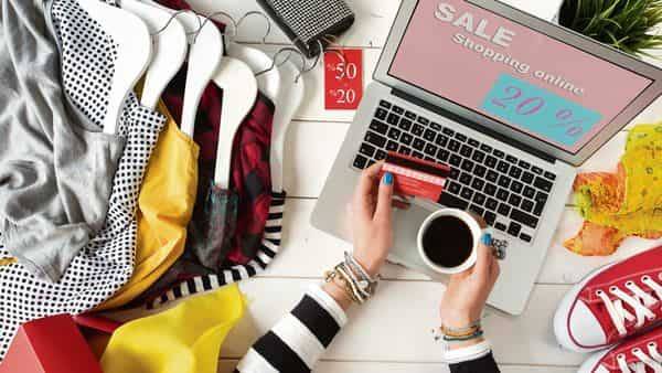 Lifestyle brands offer discounts to woo customers online - livemint.com - city New Delhi