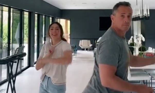 Andrew Cuomo - Chris Cuomo - Watch Chris Cuomo dance with daughter after beating the virus and more - us.hola.com