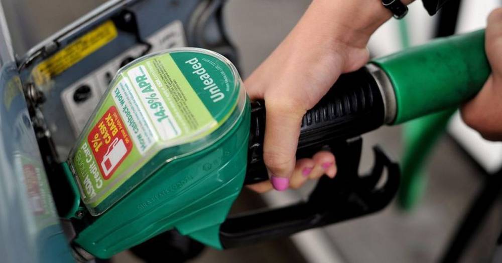 Morrisons drops price of petrol to less than £1 per litre - dailyrecord.co.uk - Britain