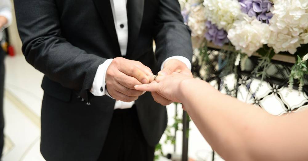 Some small weddings could be allowed to take place from next month under new lockdown rules - manchestereveningnews.co.uk