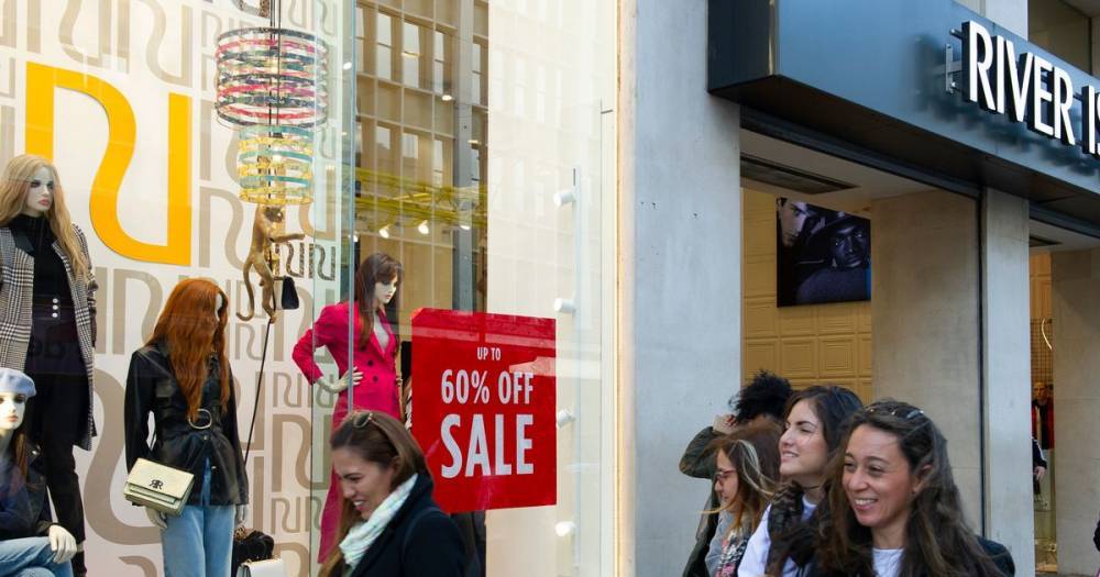 New government plans on when clothes shops and other 'non essential' retailers can start to reopen - manchestereveningnews.co.uk