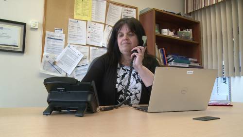 Aaron Streck - Whitby hotline keeping seniors connected during pandemic - globalnews.ca