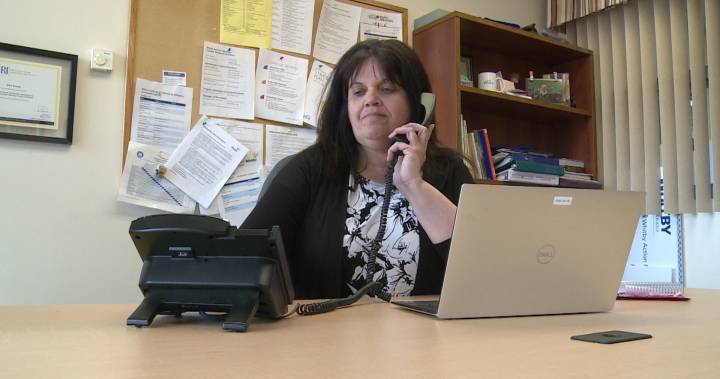 Whitby, Ont., hotline keeping seniors connected during coronavirus pandemic - globalnews.ca