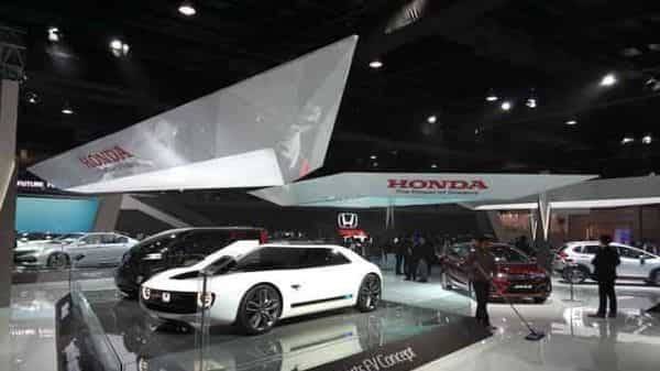 Honda Cars, Toyota to reopen showrooms and service centres - livemint.com - India