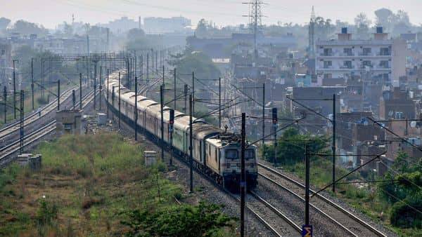 Pinarayi Vijayan - Kerala asks for more stoppages for special Rajdhani trains - livemint.com