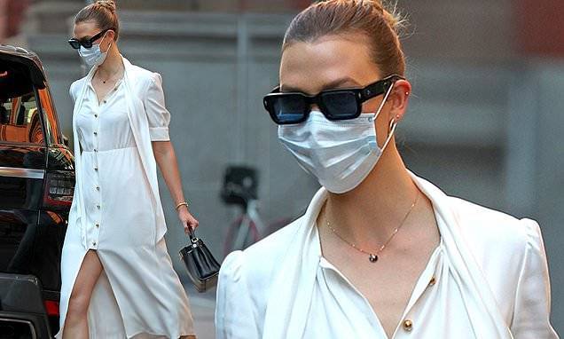 Karlie Kloss gets VERY dressed up as she steps out looking runway ready in NYC - dailymail.co.uk - Usa - city New York