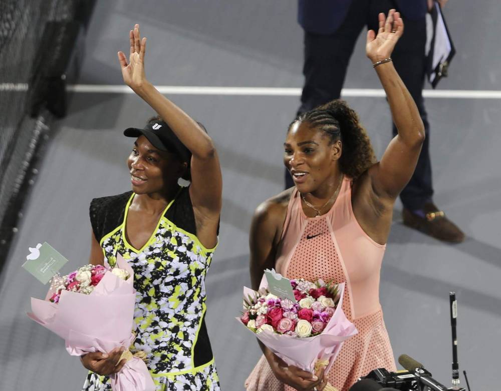Serena Williams - Venus Williams - Stretch it out: Serena, Venus Williams offer fans yoga tips - clickorlando.com - France