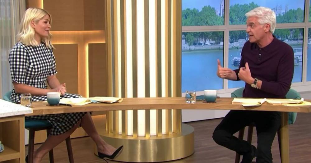 Holly Willoughby - Phillip Schofield - Holly Willoughby pokes fun at Phillip Schofield as he admits to wardrobe issues on This Morning - manchestereveningnews.co.uk