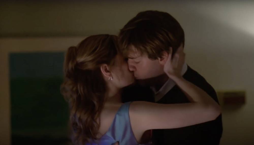 Angela Kinsey - John Krasinski And Jenna Fischer Remember Jim & Pam’s ‘Perfect’ First Kiss On ‘The Office’ - etcanada.com