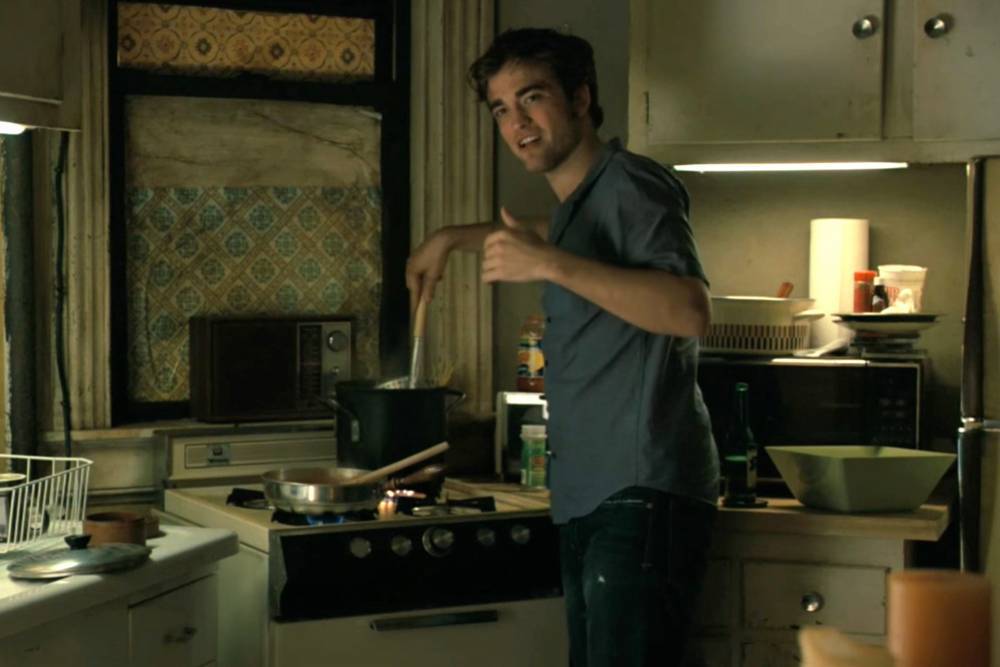 Robert Pattinson - Robert Pattinson’s nasty microwave pasta inspires equally unhinged memes - nypost.com