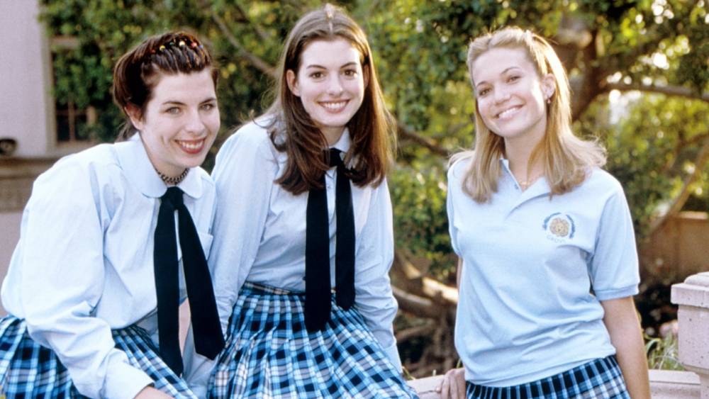 Anne Hathaway - This Iconic Princess Diaries Moment Was Completely Unscripted, According to Anne Hathaway - glamour.com