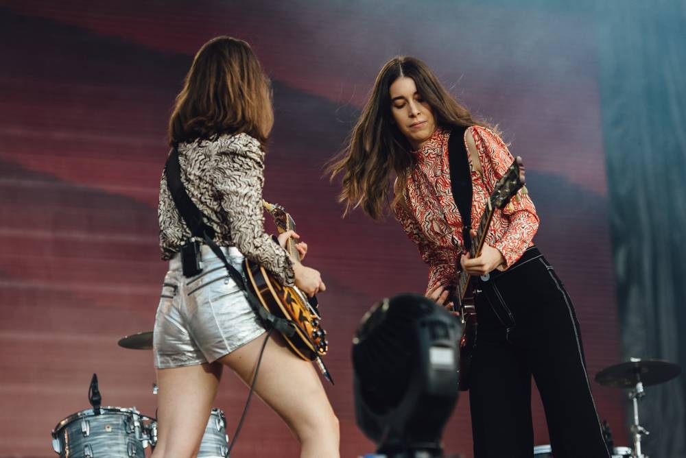 Haim to teach fans their most “iconic” dance routines via weekly Zoom classes - nme.com - Los Angeles