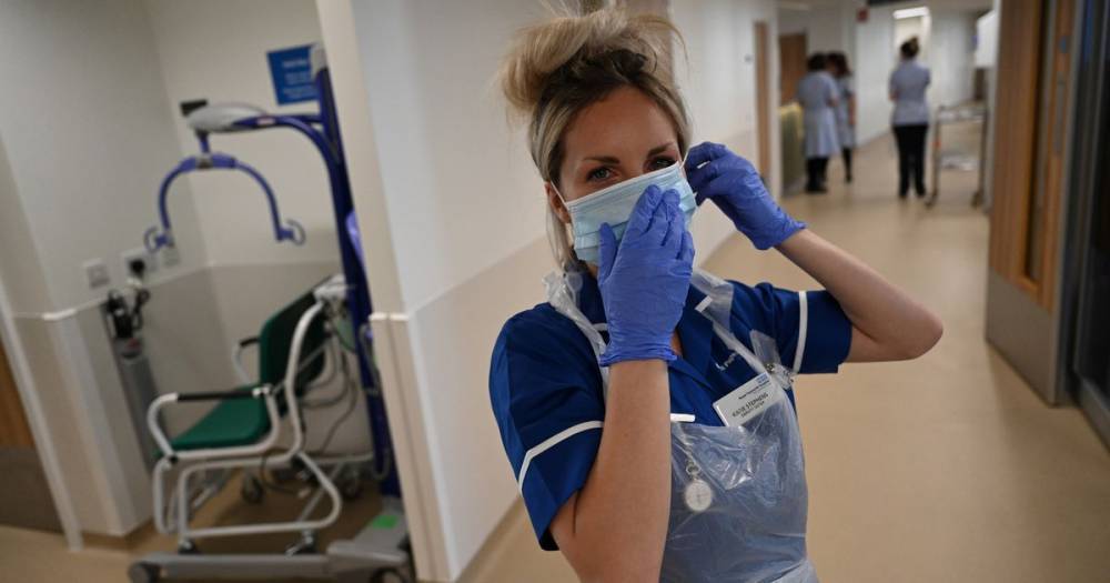 Rishi Sunak - NHS coronavirus heroes may face two-year pay freeze in recession Britain betrayal - mirror.co.uk - Britain