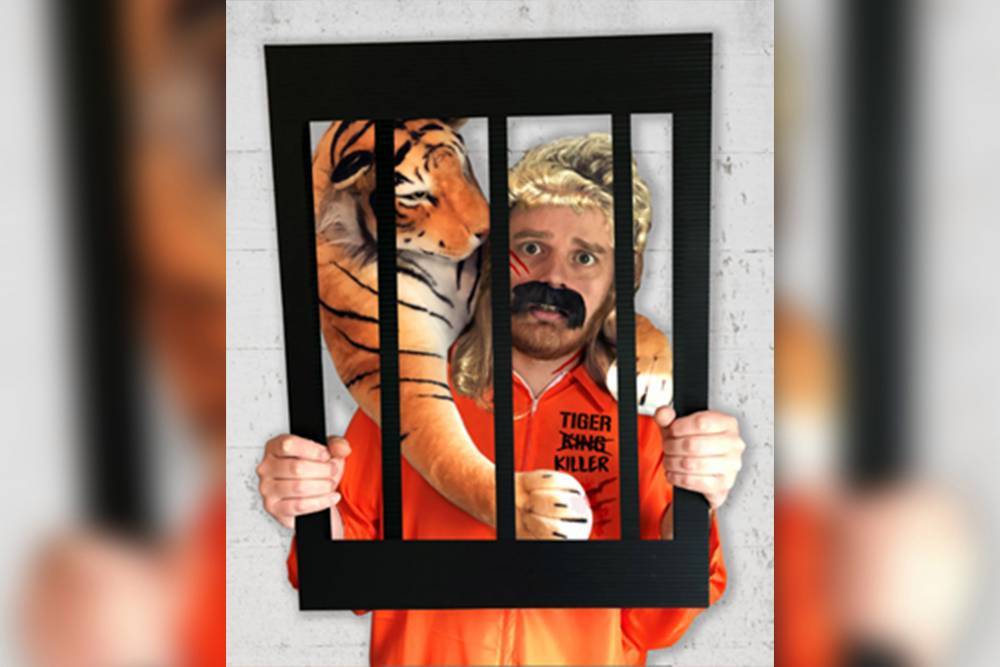 Joe Exotic - Tiger King - Carole Baskin - PETA mocks Joe Exotic with $160 ‘Tiger King’ Halloween costume - nypost.com