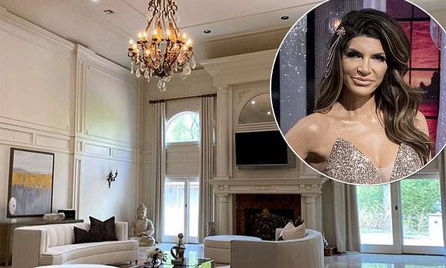 Teresa Giudice - Teresa Giudice gives her over-the-top sitting room an understated make over during quarantine - dailymail.co.uk - state New Jersey