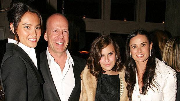 Bruce Willis - Bruce Willis Poses For Blended Family Photo With Current Wife Emma, Ex Demi Moore All Their Kids - hollywoodlife.com - state Idaho