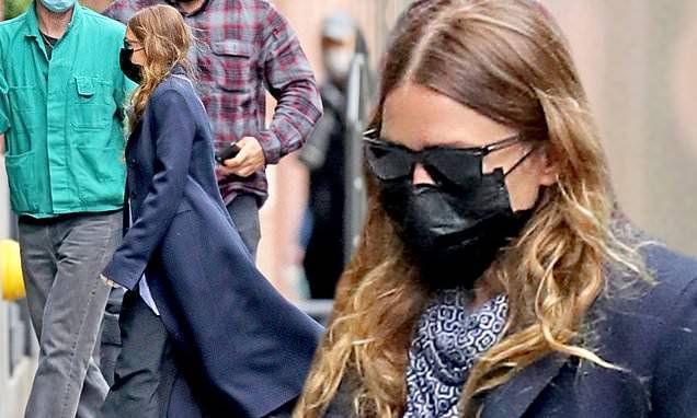 Mary Kate Olsen - Olivier Sarkozy - Ashley Olsen - Ashley Olsen stops by her office in NYC as she is seen for first time after twin Mary-Kate's divorce - dailymail.co.uk - city New York