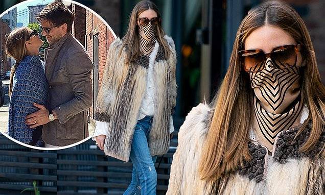 Olivia Palermo - Olivia Palermo fashions scarf into face mask to walk dog in NYC... ahead of 6th wedding anniversary - dailymail.co.uk - city New York - state Connecticut