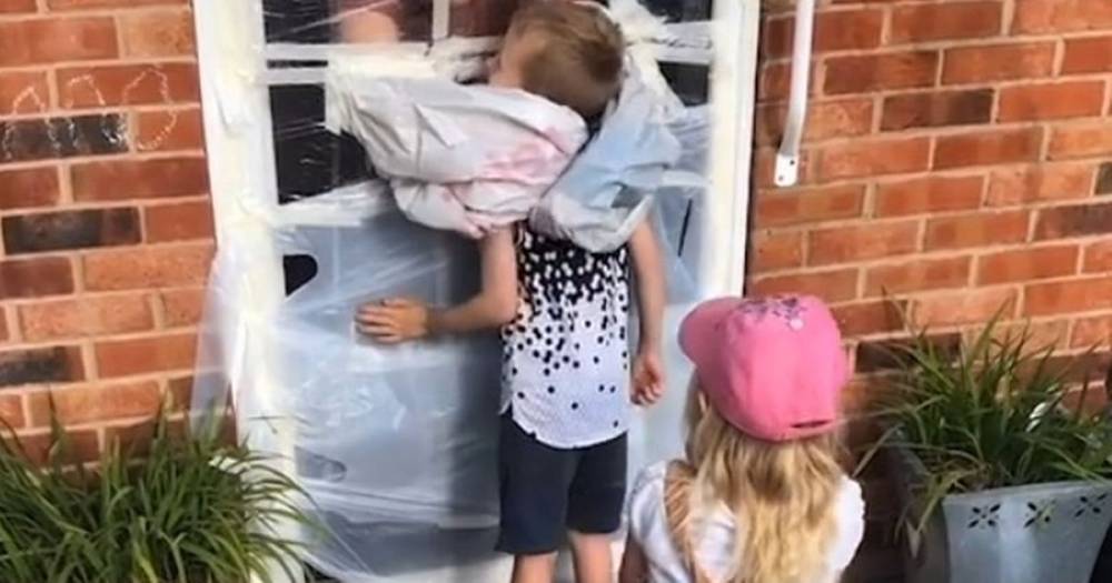 Mum comes up with heartwarming idea so kids can hug grandparents in lockdown - mirror.co.uk